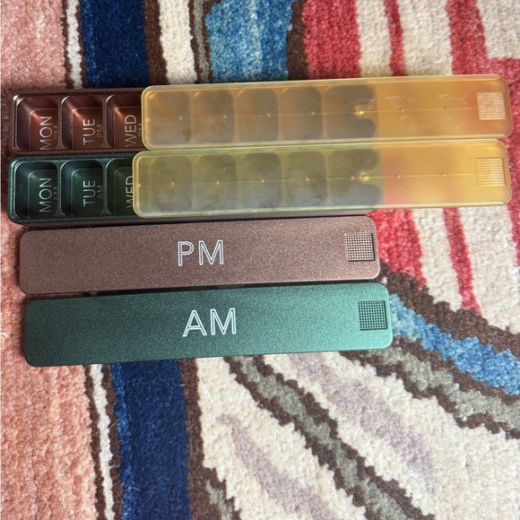 Ikigai Metal Pill Case Set (AM/PM) – with Interchangeable Transparent Covers - Picture 4 of 8